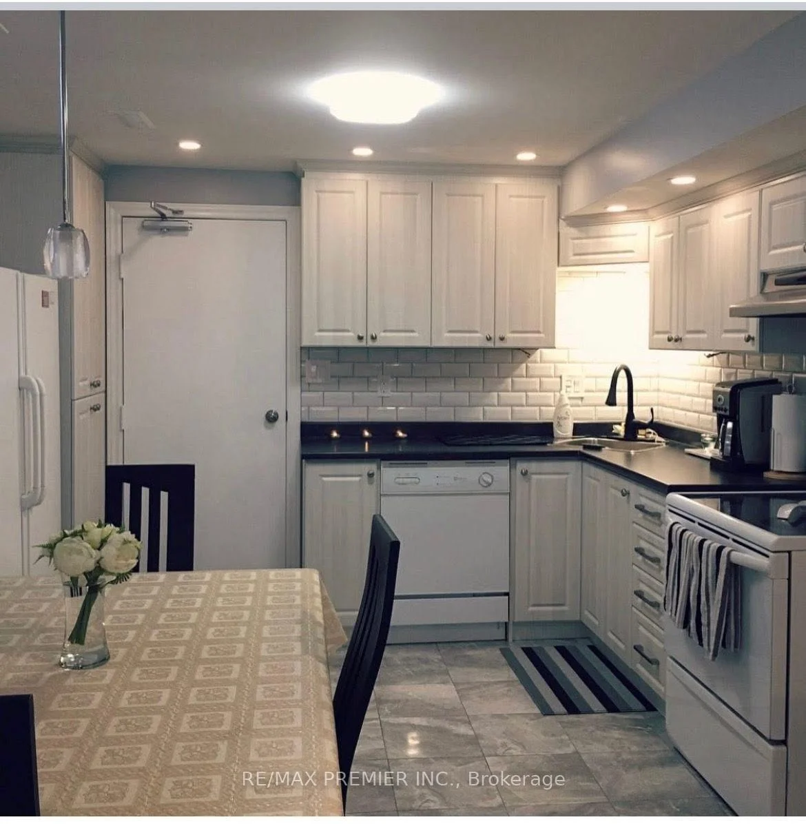 Photo 37 of 16 Rockstep Court, Brampton, Sandringham-Wellington — HOMEH