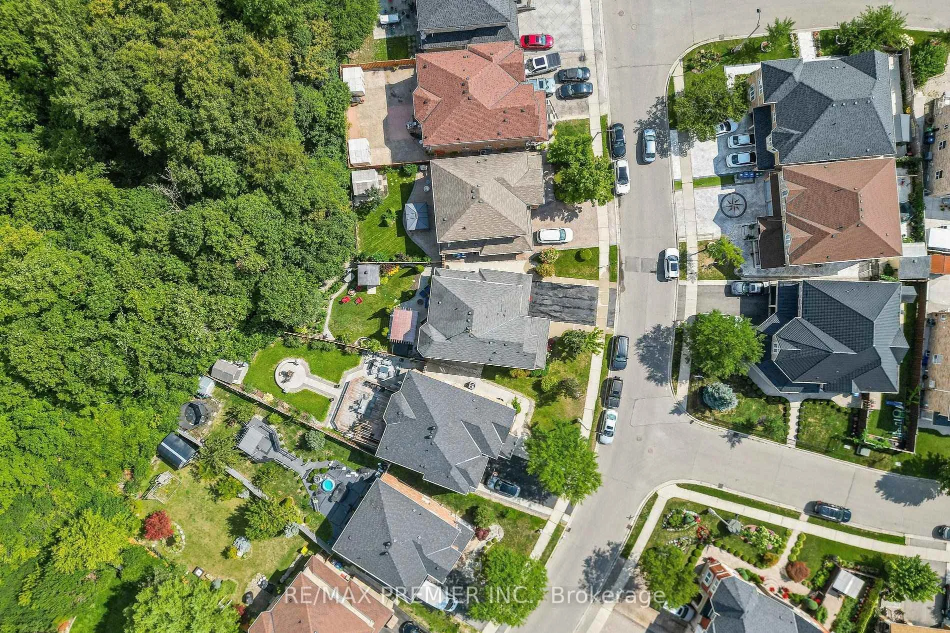 Photo 54 of 16 Rockstep Court, Brampton, Sandringham-Wellington — HOMEH