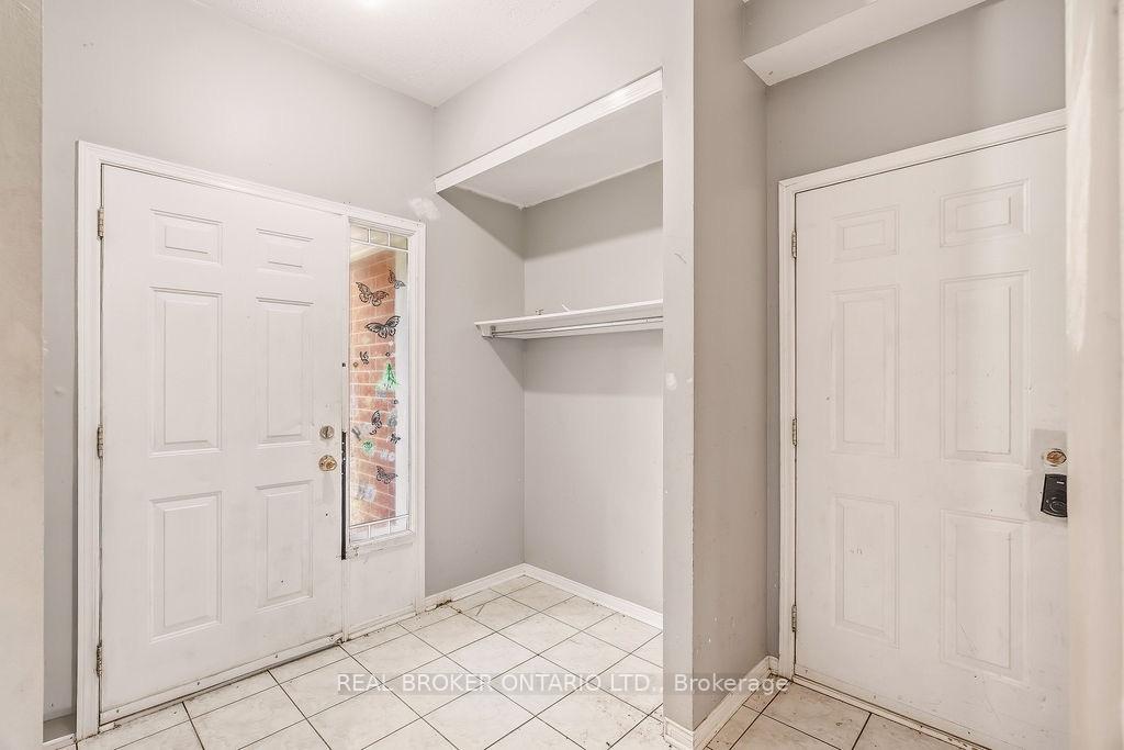 Photo 2 of 182 Annapolis Circle, Ottawa, Hunt Club — HOMEH
