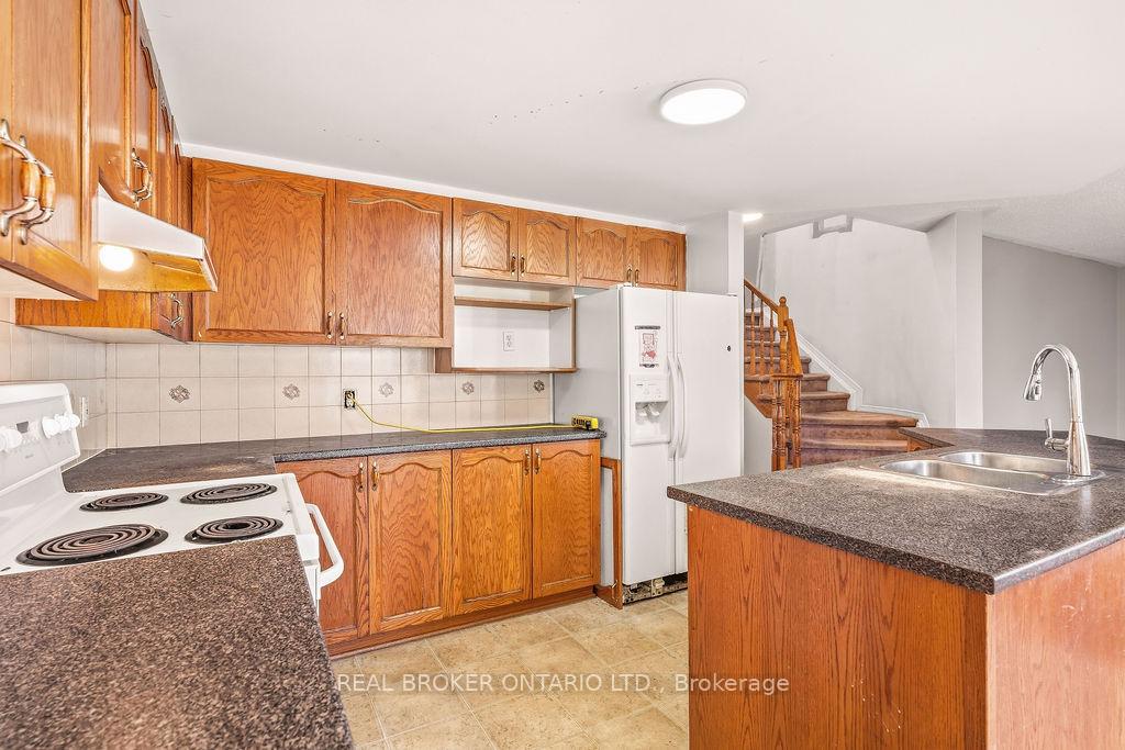 Photo 7 of 182 Annapolis Circle, Ottawa, Hunt Club — HOMEH