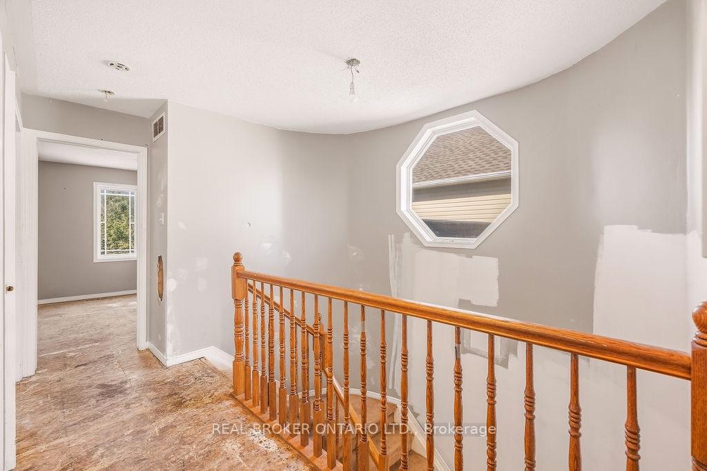 Photo 8 of 182 Annapolis Circle, Ottawa, Hunt Club — HOMEH
