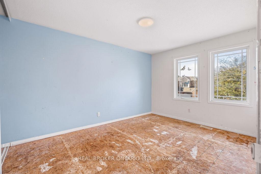 Photo 11 of 182 Annapolis Circle, Ottawa, Hunt Club — HOMEH
