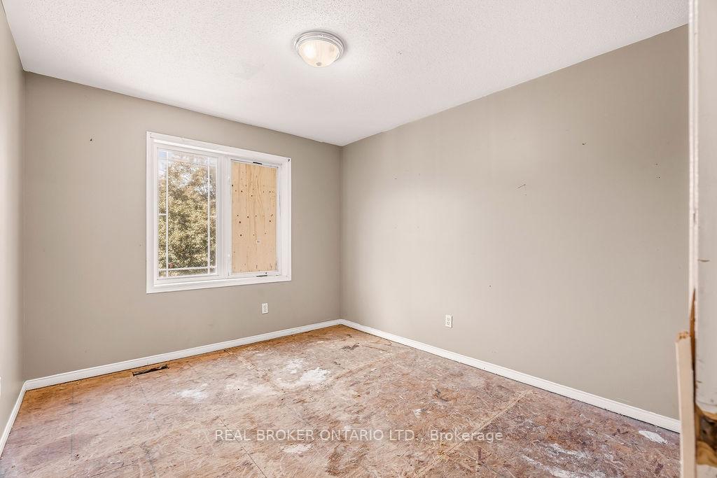 Photo 12 of 182 Annapolis Circle, Ottawa, Hunt Club — HOMEH