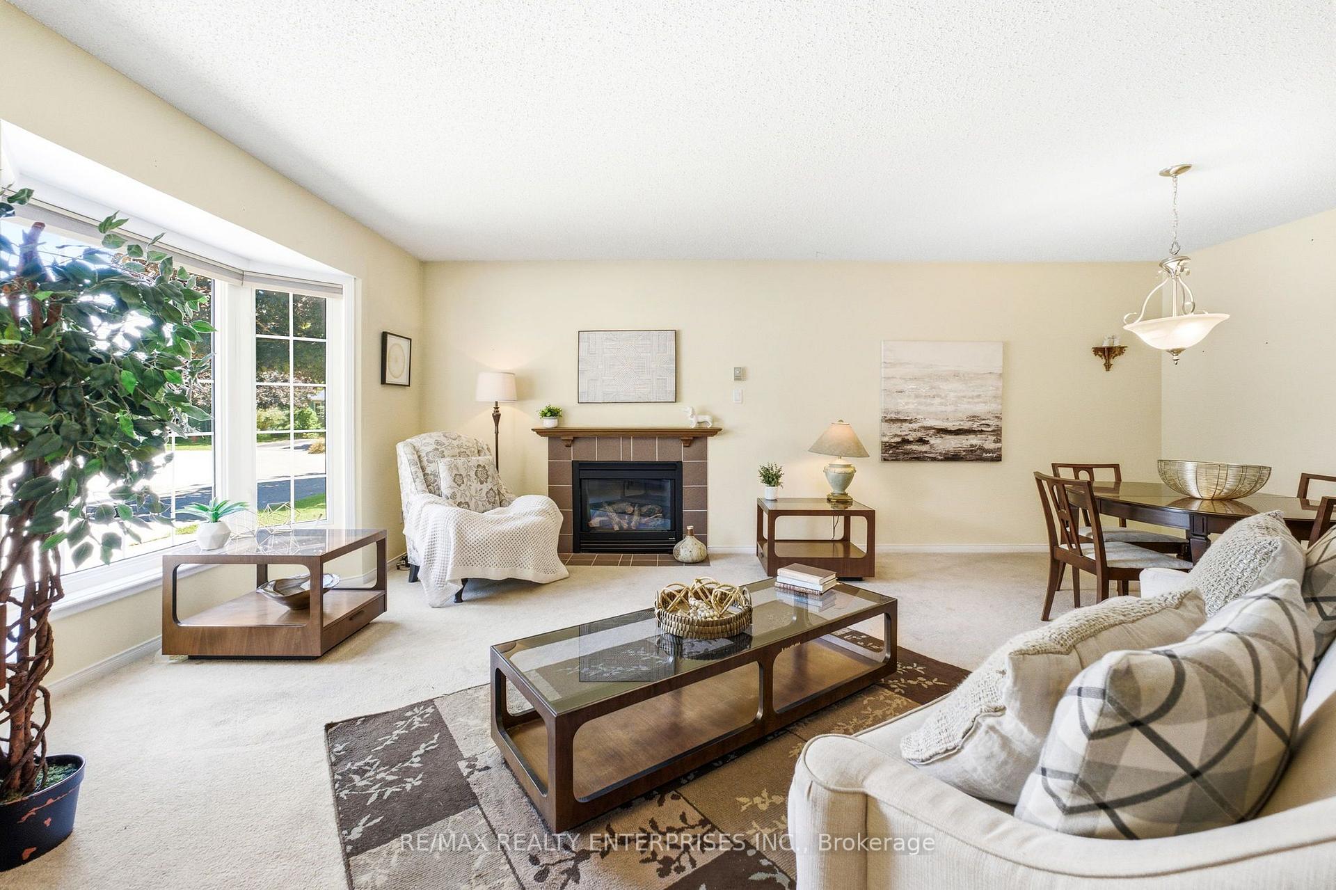 Photo 5 of 1 Huron Court, Clarington, Newcastle — HOMEH
