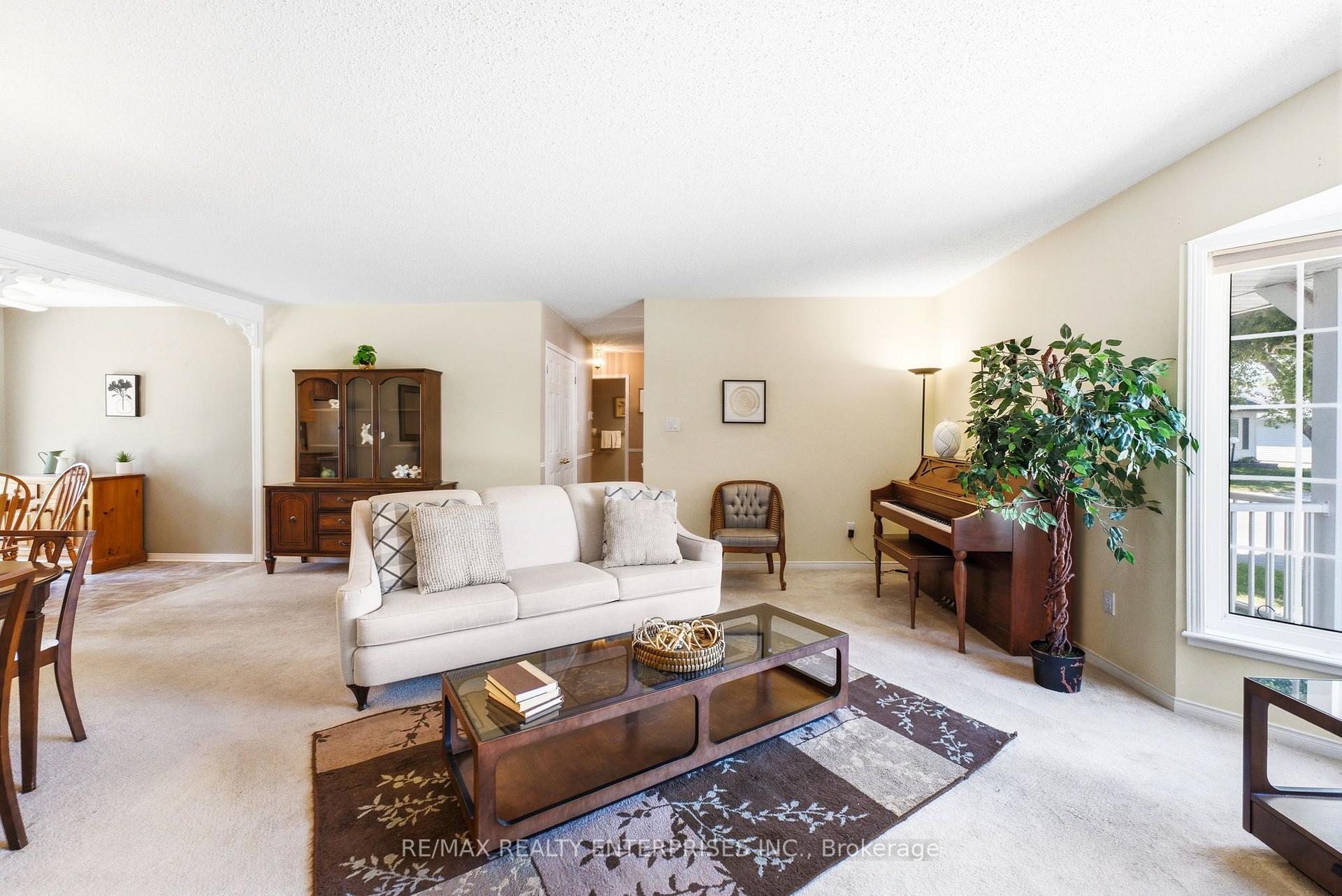 Photo 6 of 1 Huron Court, Clarington, Newcastle — HOMEH