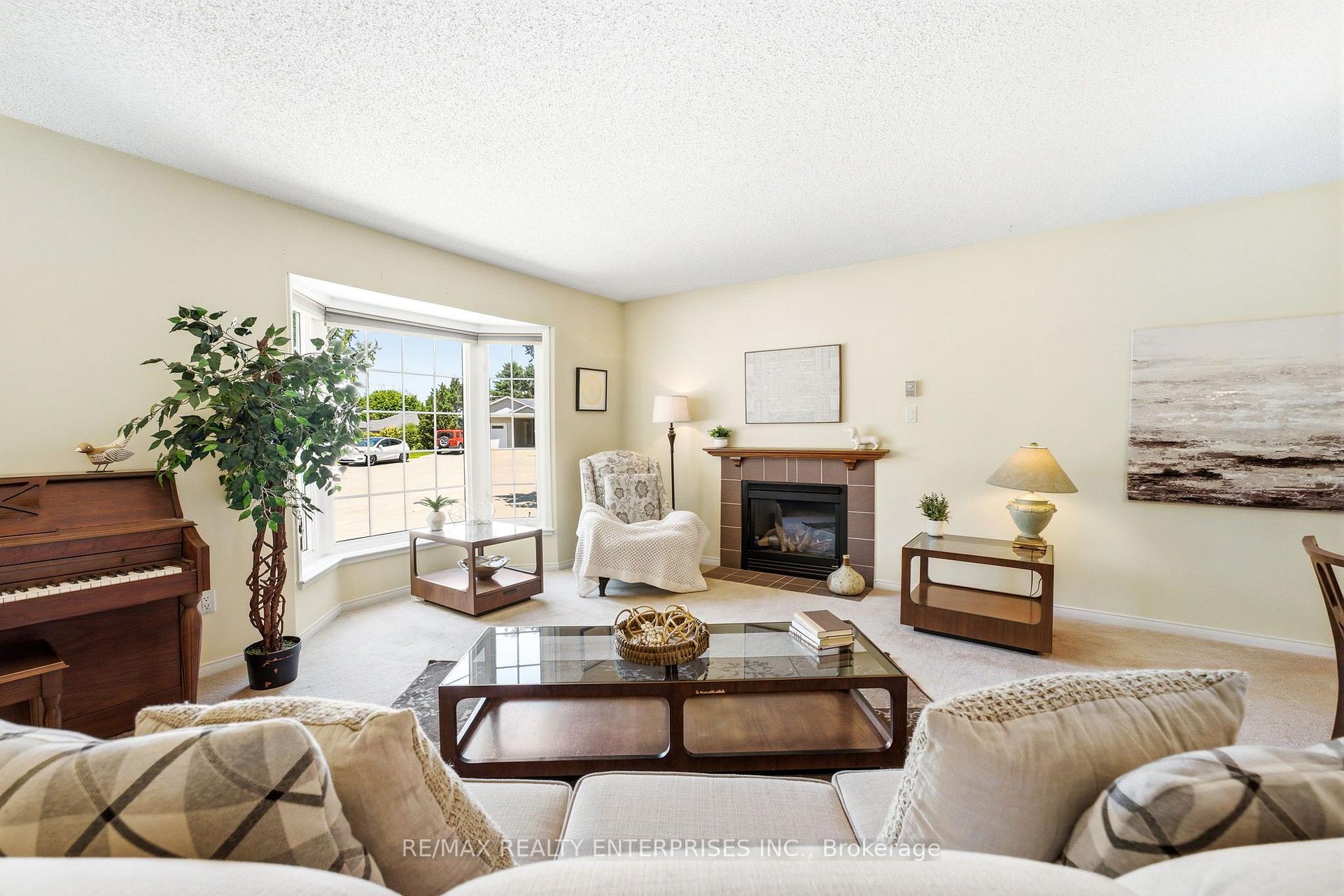 Photo 8 of 1 Huron Court, Clarington, Newcastle — HOMEH
