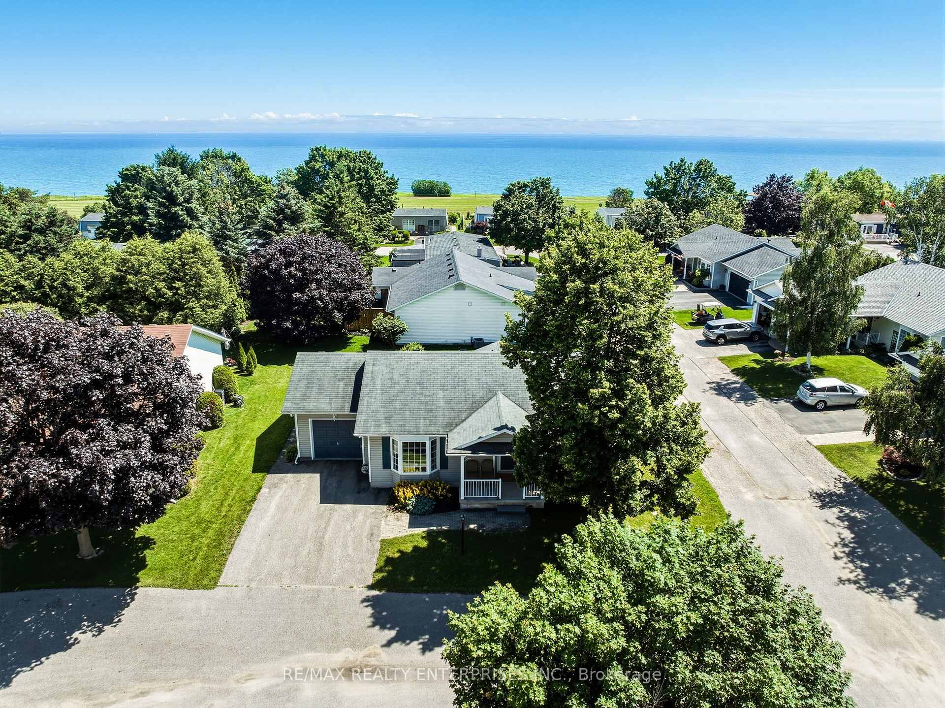 Photo 33 of 1 Huron Court, Clarington, Newcastle — HOMEH