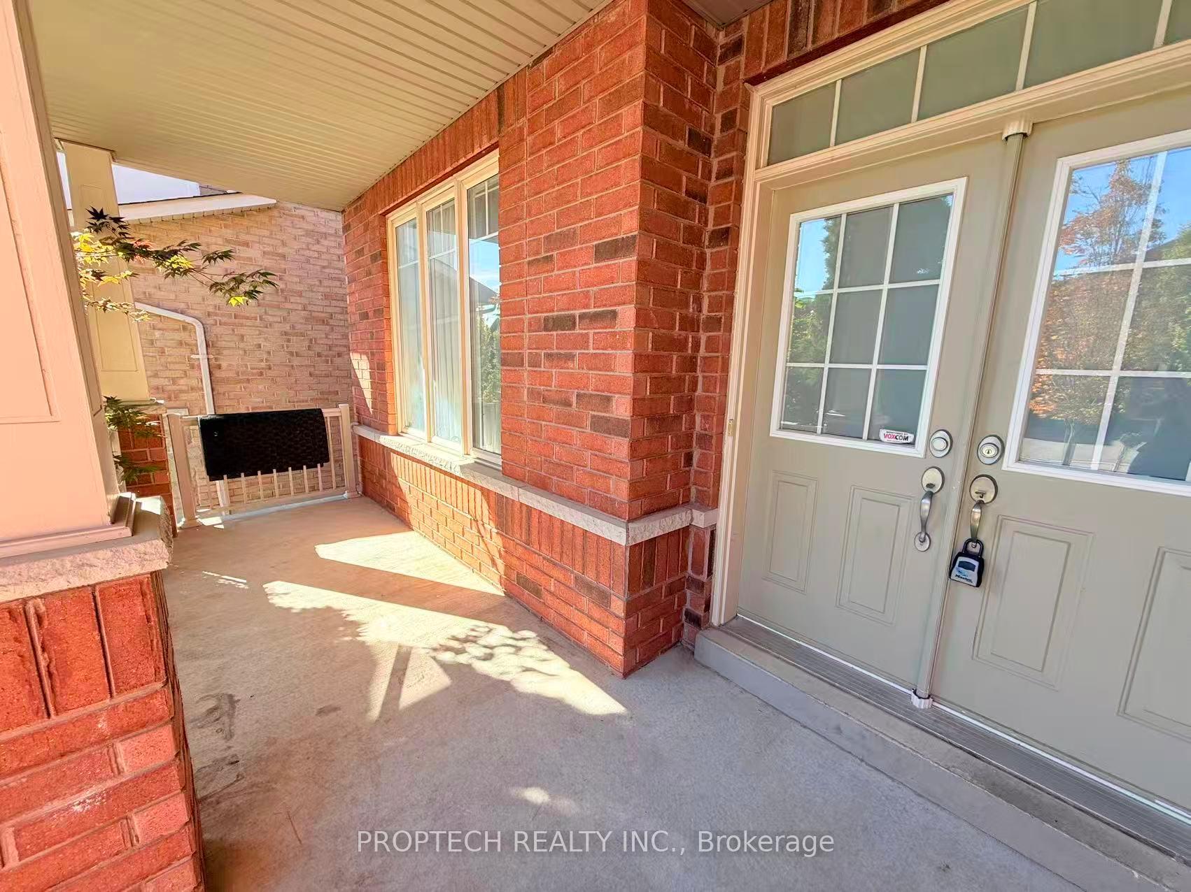 Photo 2 of 61 Braehead Drive, Richmond Hill, Jefferson — HOMEH