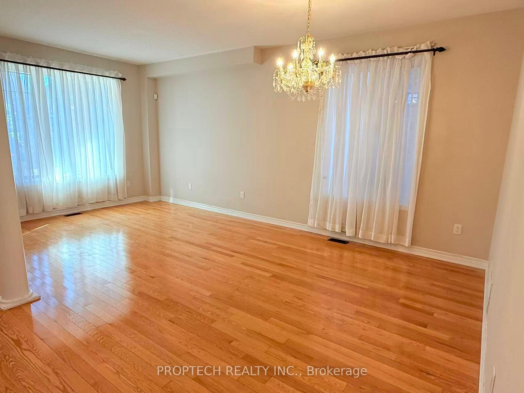 Photo 7 of 61 Braehead Drive, Richmond Hill, Jefferson — HOMEH