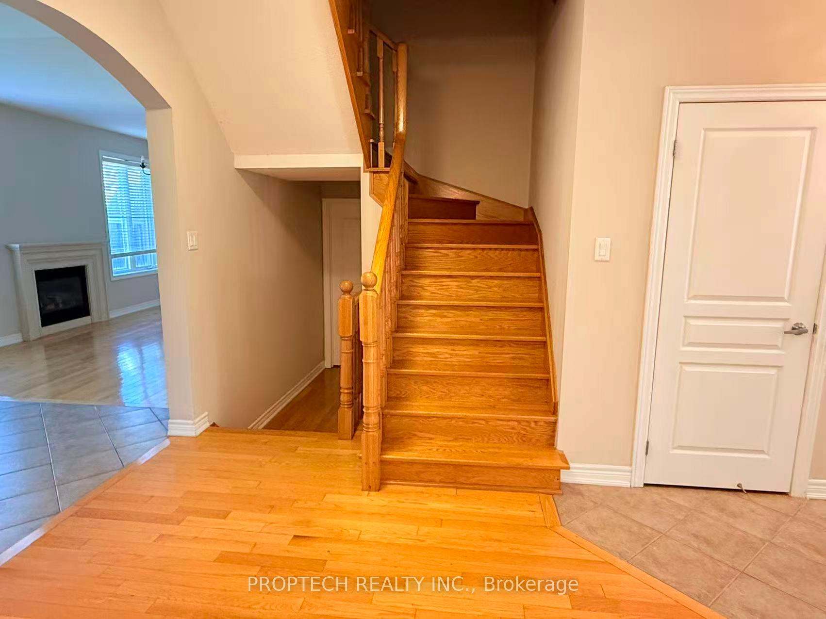 Photo 9 of 61 Braehead Drive, Richmond Hill, Jefferson — HOMEH