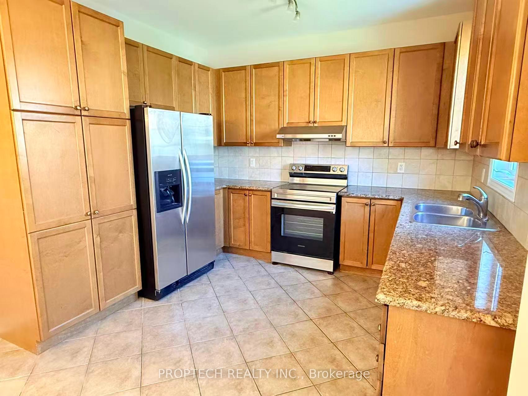 Photo 12 of 61 Braehead Drive, Richmond Hill, Jefferson — HOMEH