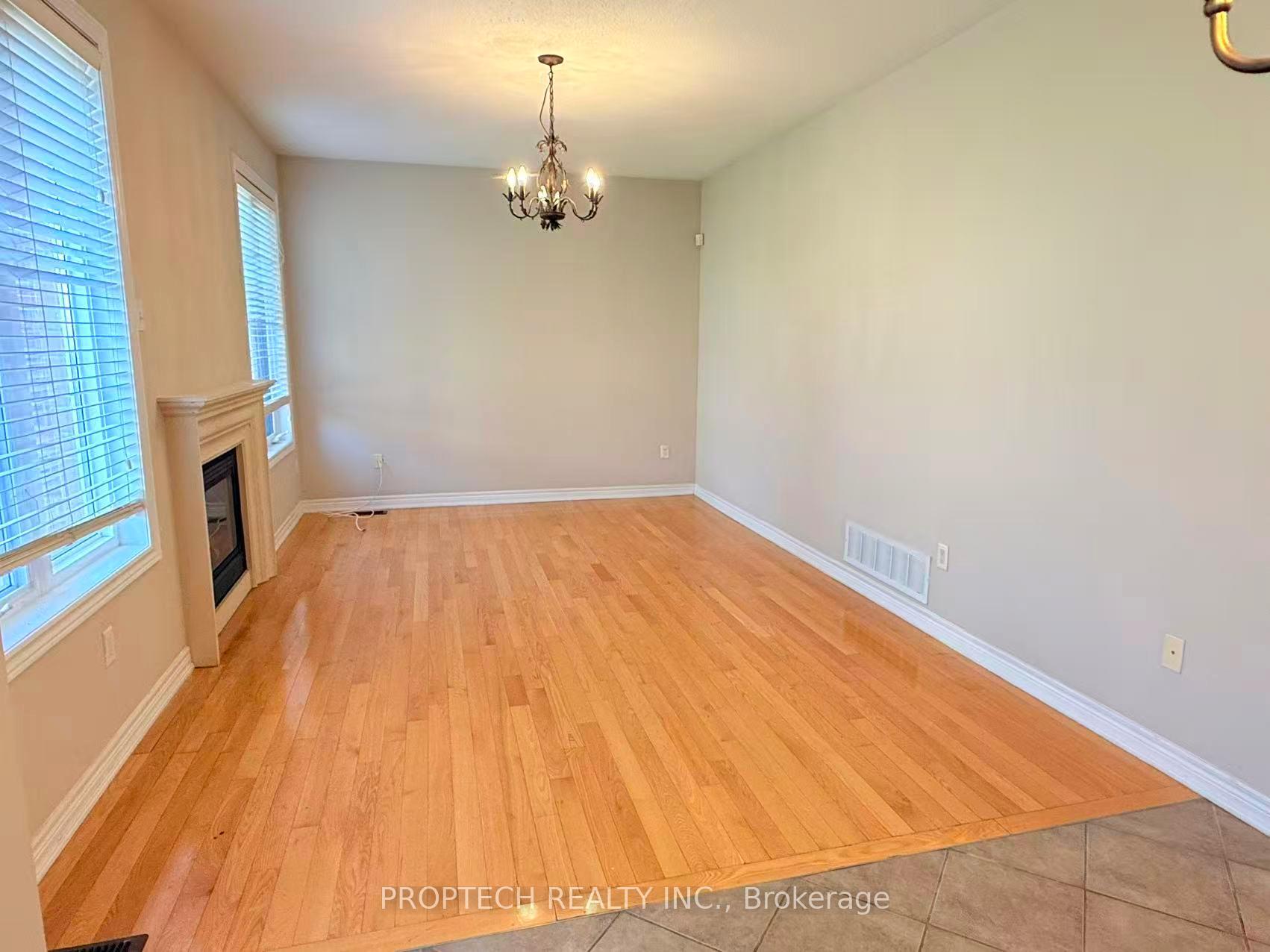 Photo 13 of 61 Braehead Drive, Richmond Hill, Jefferson — HOMEH