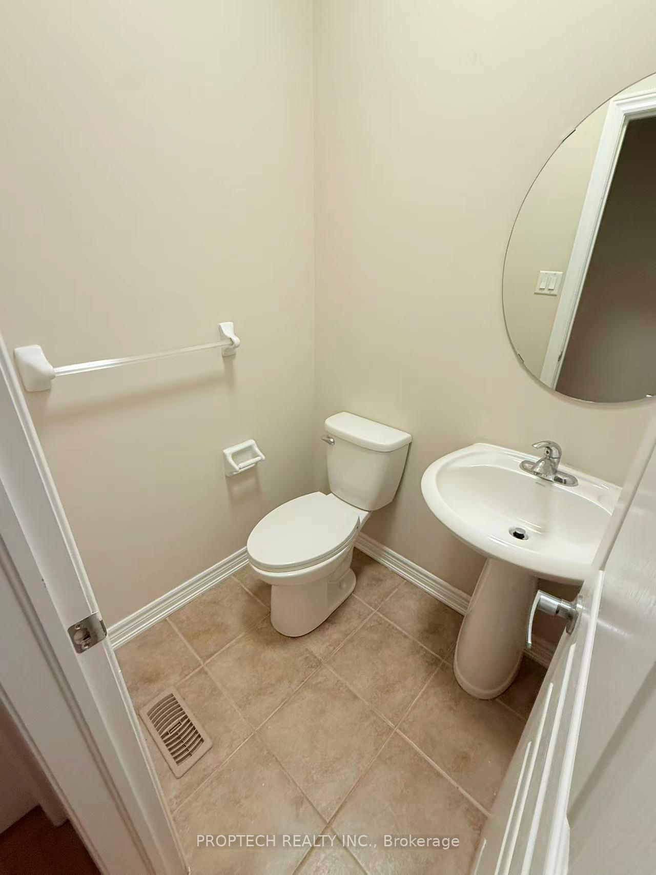 Photo 15 of 61 Braehead Drive, Richmond Hill, Jefferson — HOMEH