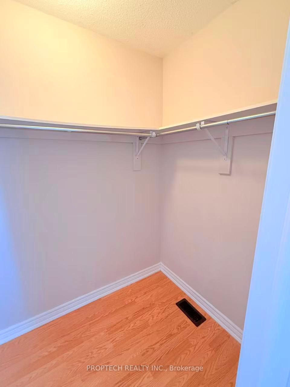 Photo 18 of 61 Braehead Drive, Richmond Hill, Jefferson — HOMEH