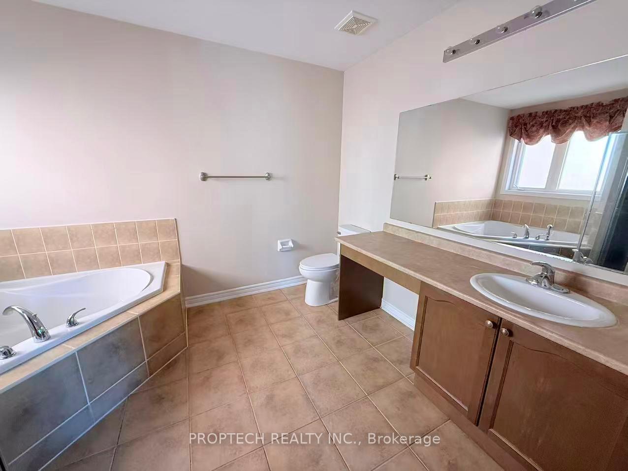 Photo 19 of 61 Braehead Drive, Richmond Hill, Jefferson — HOMEH