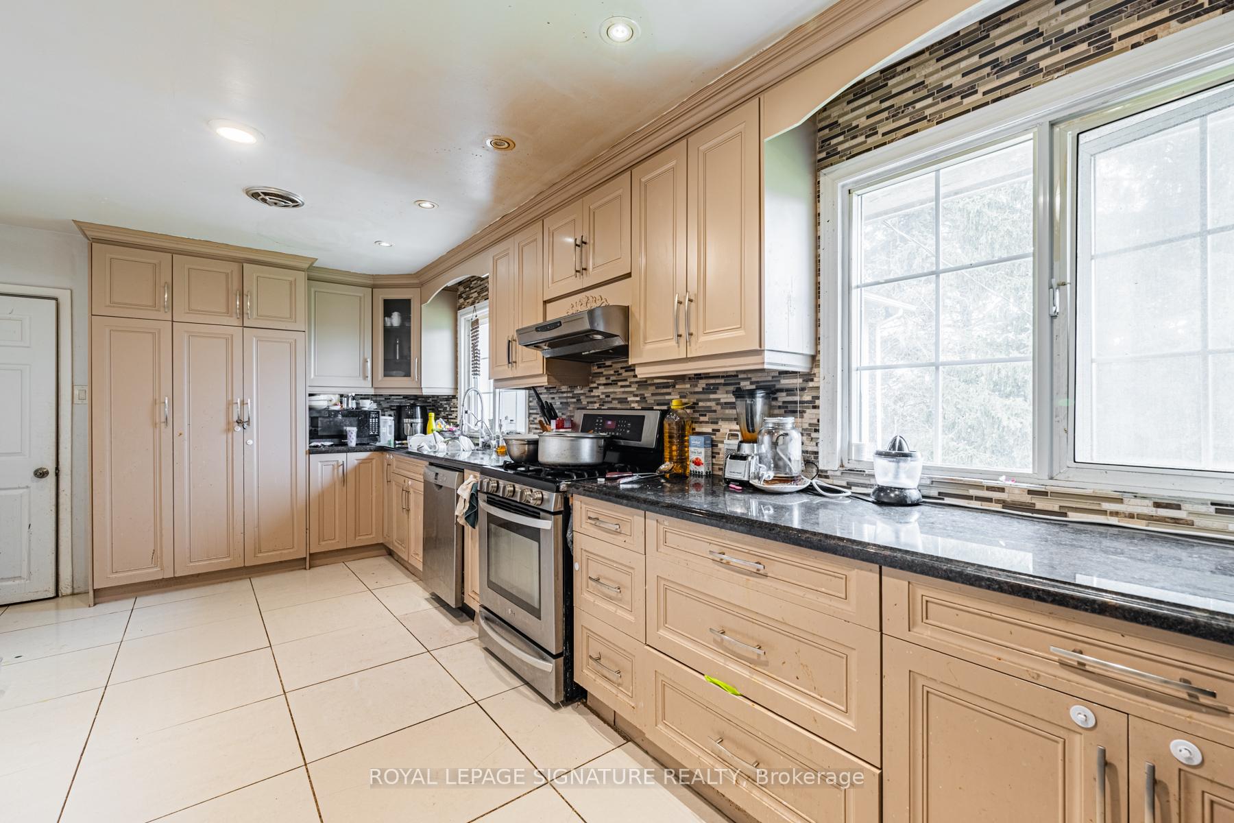 Photo 10 of 50 Collard Drive, King, King City — HOMEH
