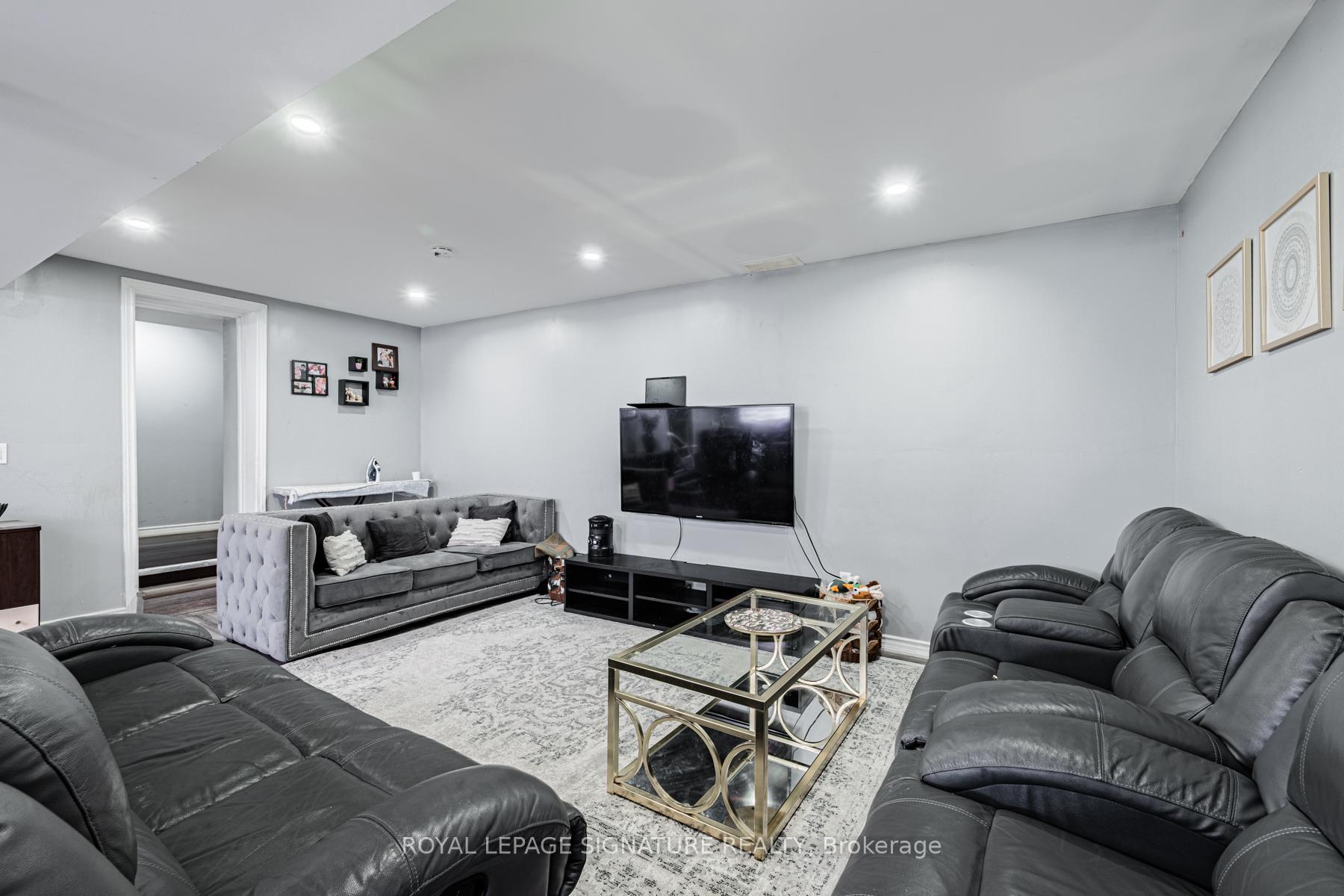 Photo 17 of 50 Collard Drive, King, King City — HOMEH