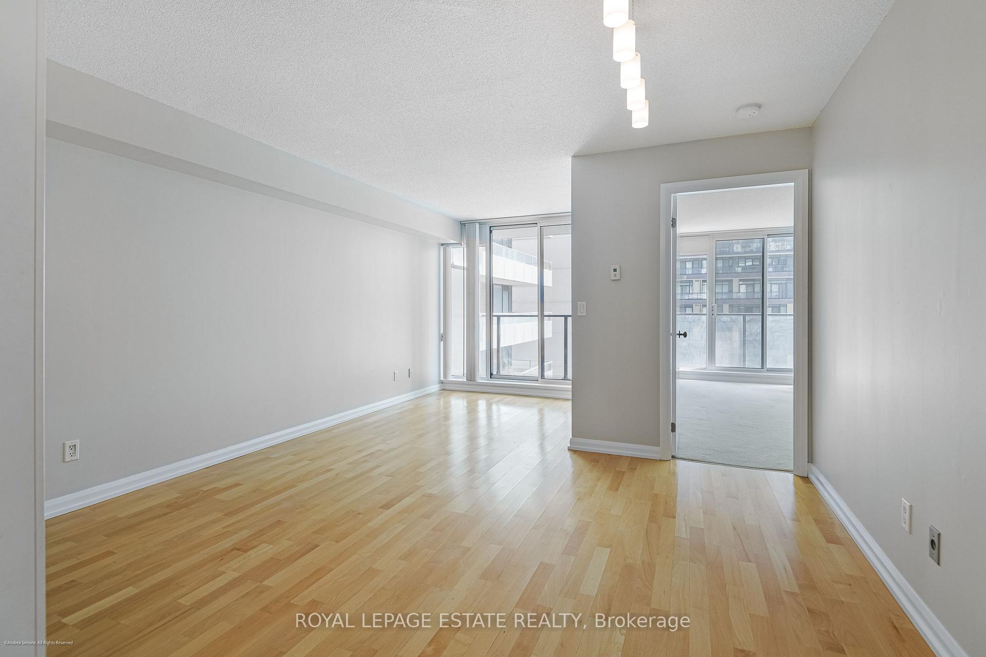 Photo 2 of Unit 938, 111 Elizabeth Street, Toronto, Bay Street Corridor — HOMEH