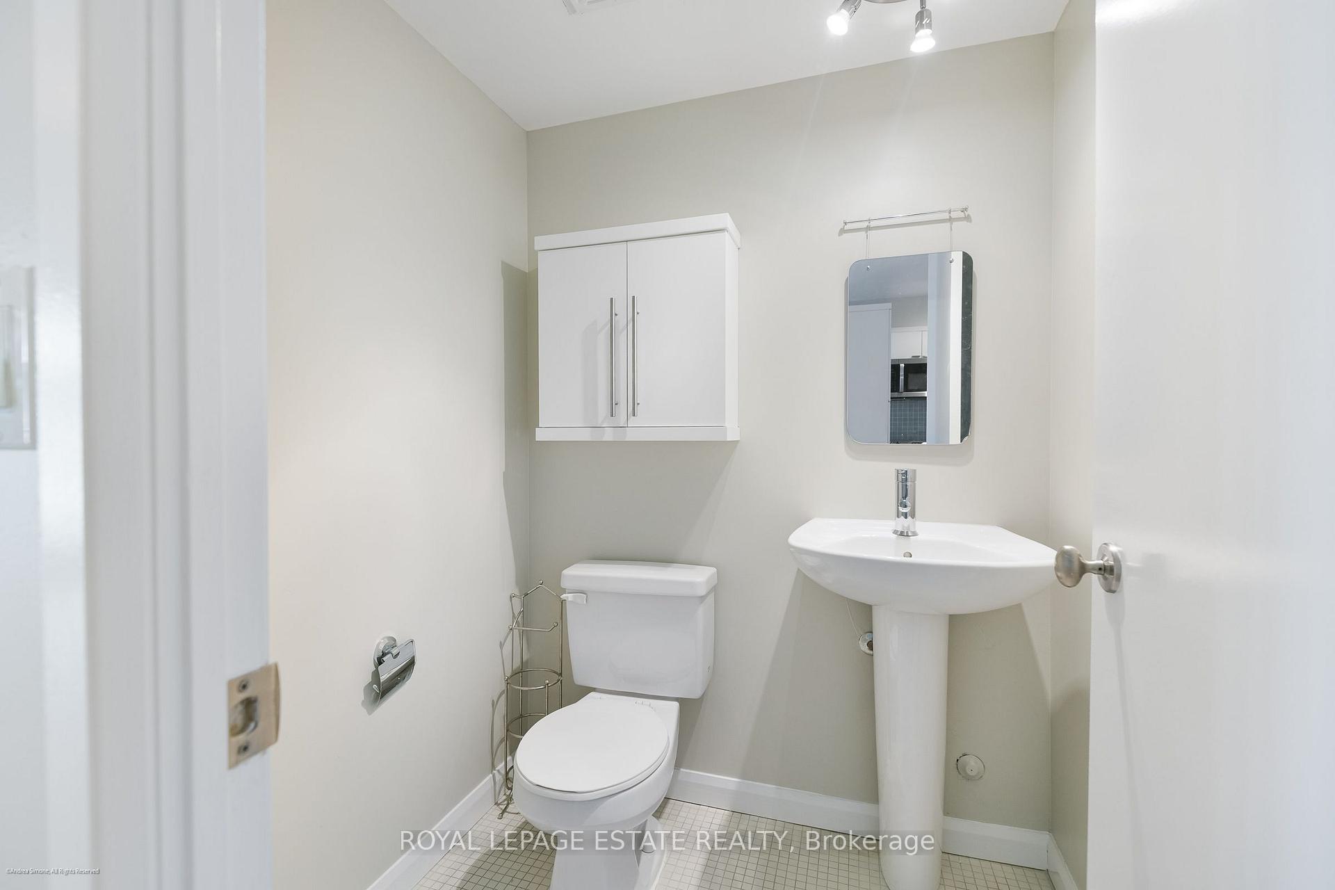 Photo 14 of Unit 938, 111 Elizabeth Street, Toronto, Bay Street Corridor — HOMEH