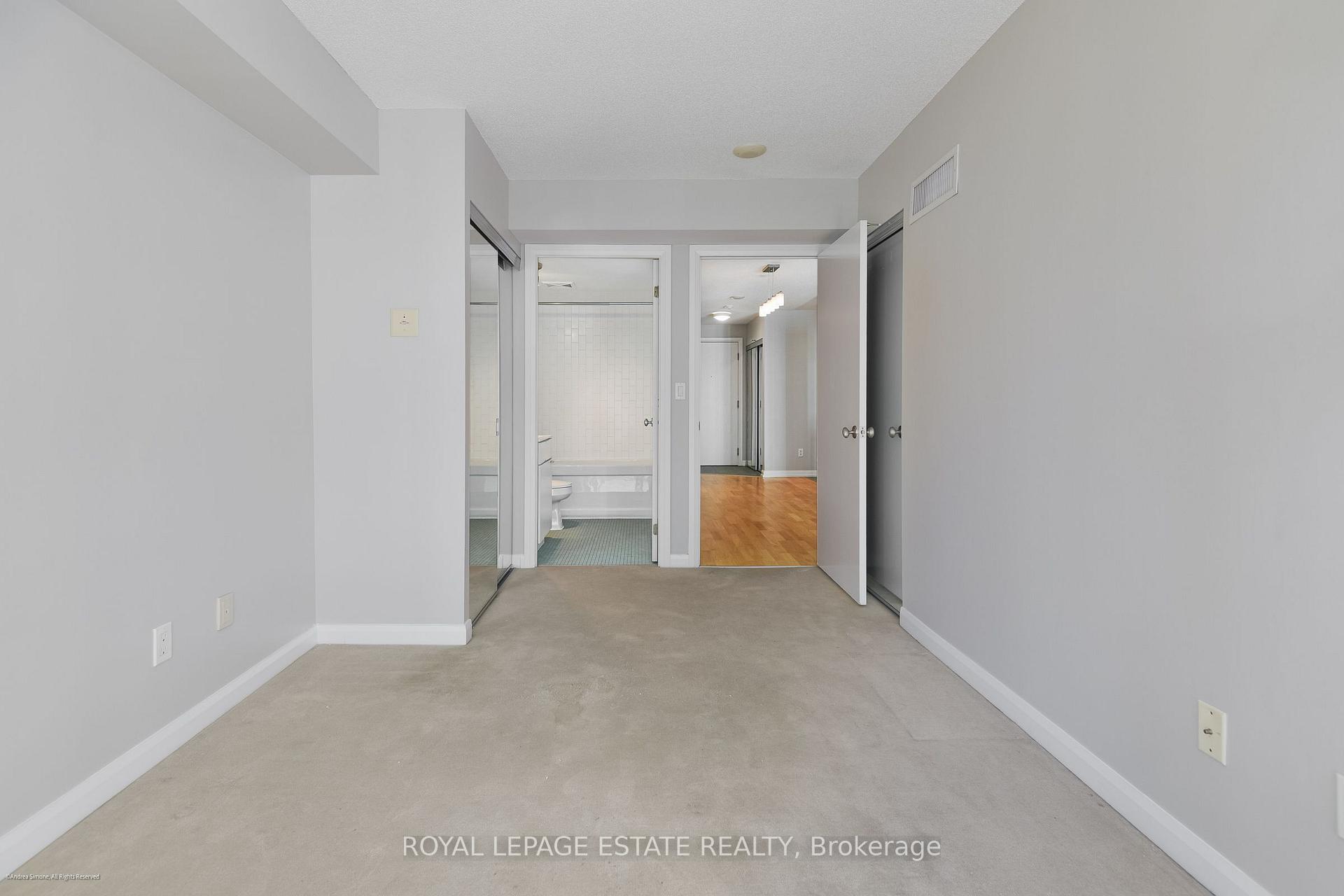 Photo 16 of Unit 938, 111 Elizabeth Street, Toronto, Bay Street Corridor — HOMEH