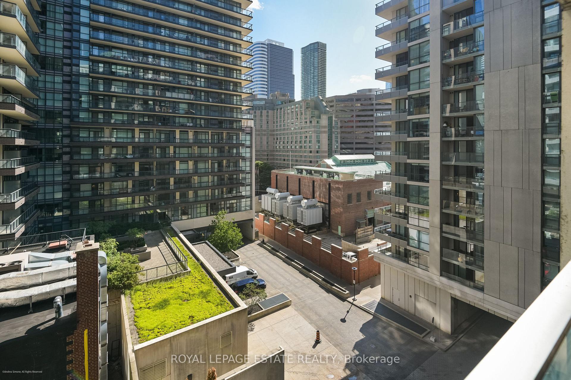 Photo 20 of Unit 938, 111 Elizabeth Street, Toronto, Bay Street Corridor — HOMEH