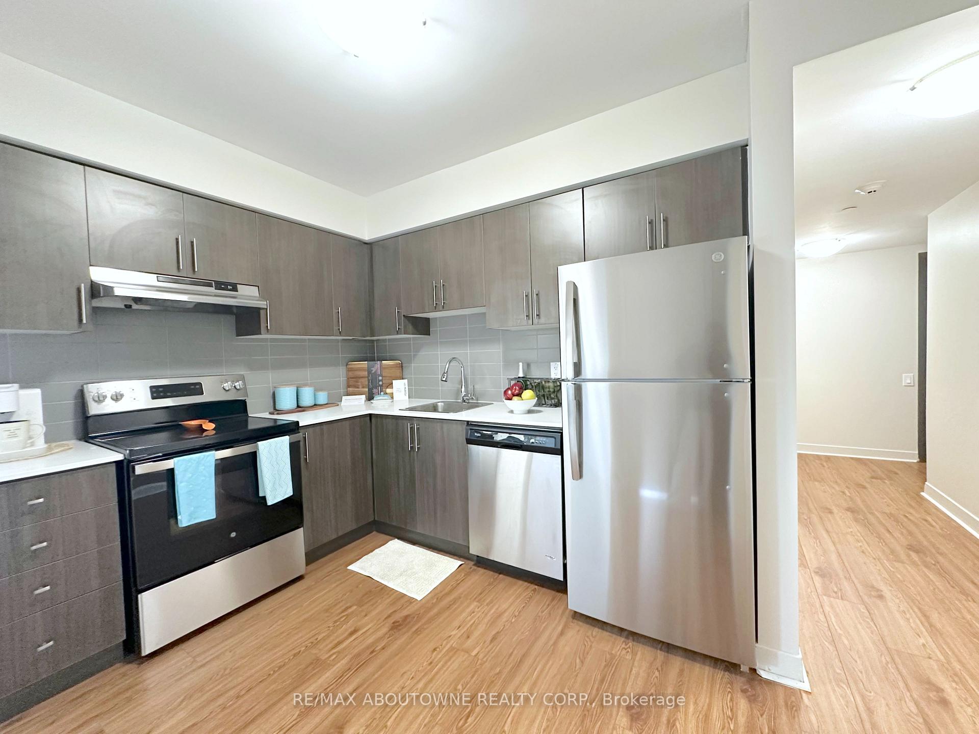 Photo 4 of Unit 204, 188 Clark Boulevard, Brampton, Queen Street Corridor — HOMEH