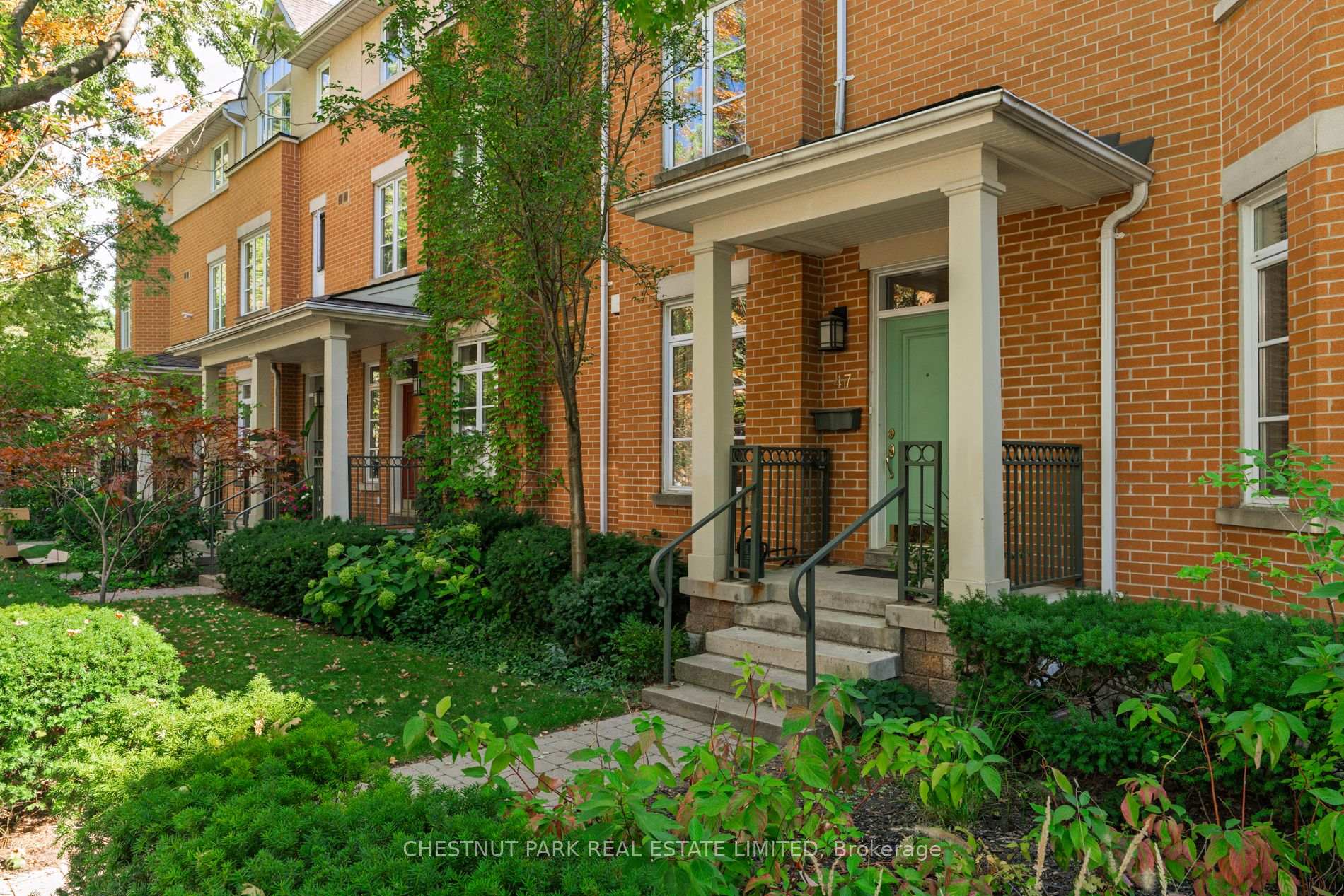 Photo 4 of 47 Shaftesbury Avenue, Toronto, Rosedale-Moore Park — HOMEH