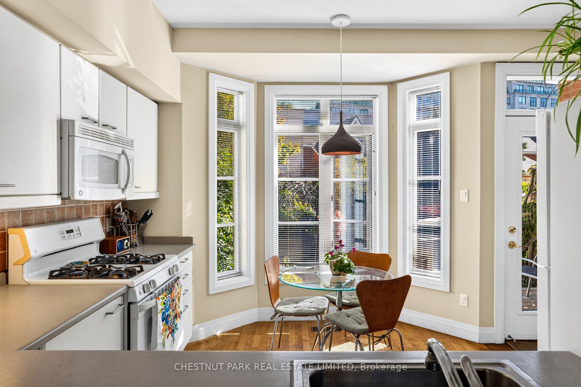 Photo 14 of 47 Shaftesbury Avenue, Toronto, Rosedale-Moore Park — HOMEH