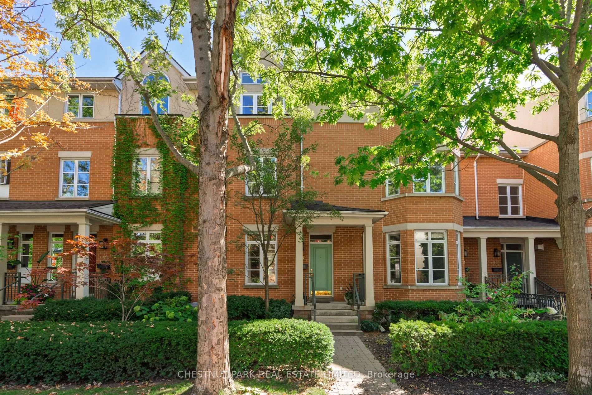 Photo 3 of 47 Shaftesbury Avenue, Toronto, Rosedale-Moore Park — HOMEH