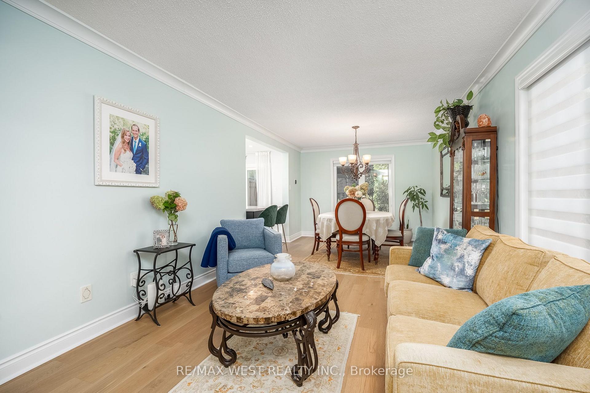 Photo 8 of 1246 Old Oak Drive, Oakville, West Oak Trails — HOMEH