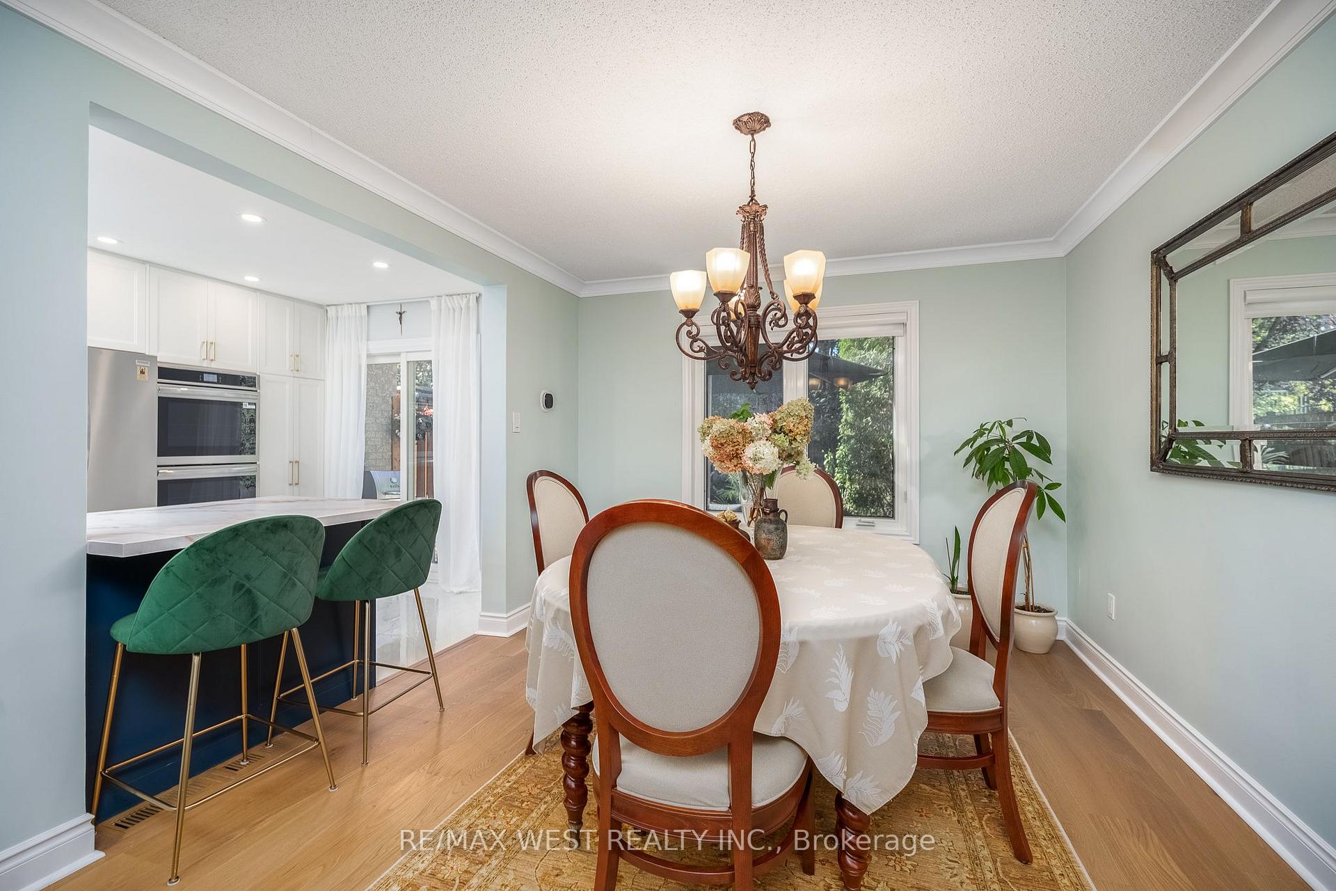 Photo 9 of 1246 Old Oak Drive, Oakville, West Oak Trails — HOMEH