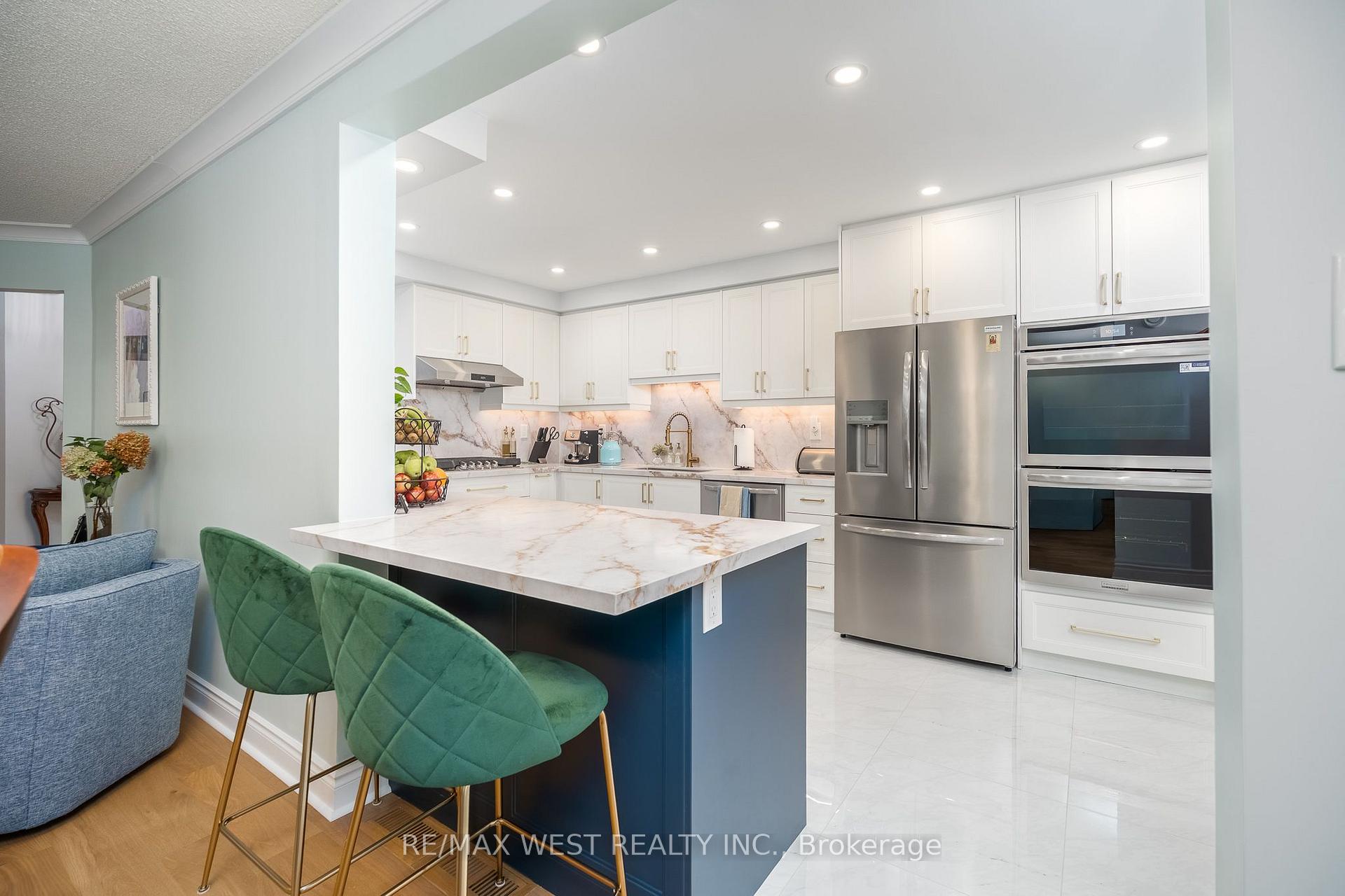 Photo 11 of 1246 Old Oak Drive, Oakville, West Oak Trails — HOMEH