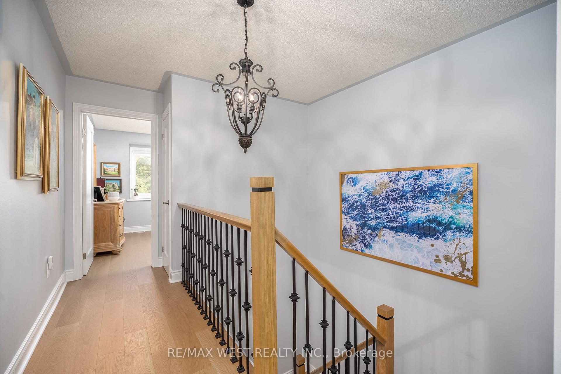 Photo 20 of 1246 Old Oak Drive, Oakville, West Oak Trails — HOMEH