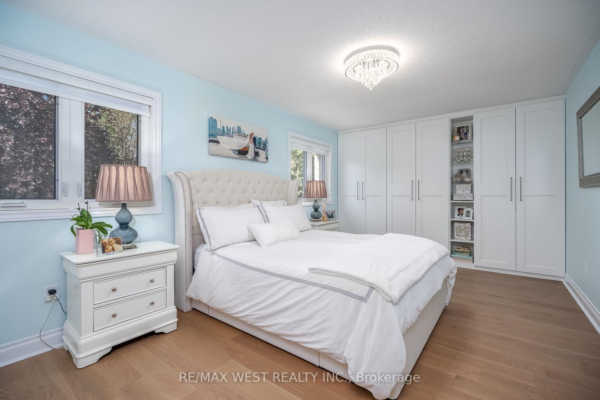 Photo 21 of 1246 Old Oak Drive, Oakville, West Oak Trails — HOMEH