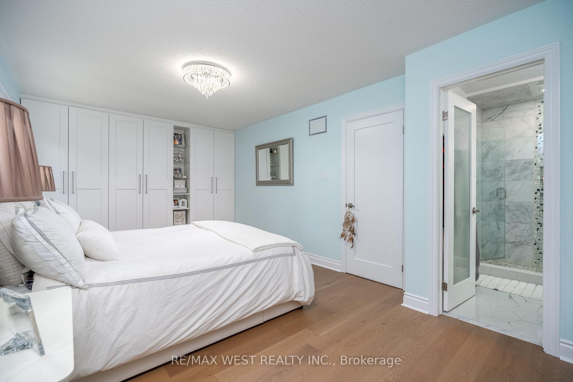 Photo 22 of 1246 Old Oak Drive, Oakville, West Oak Trails — HOMEH