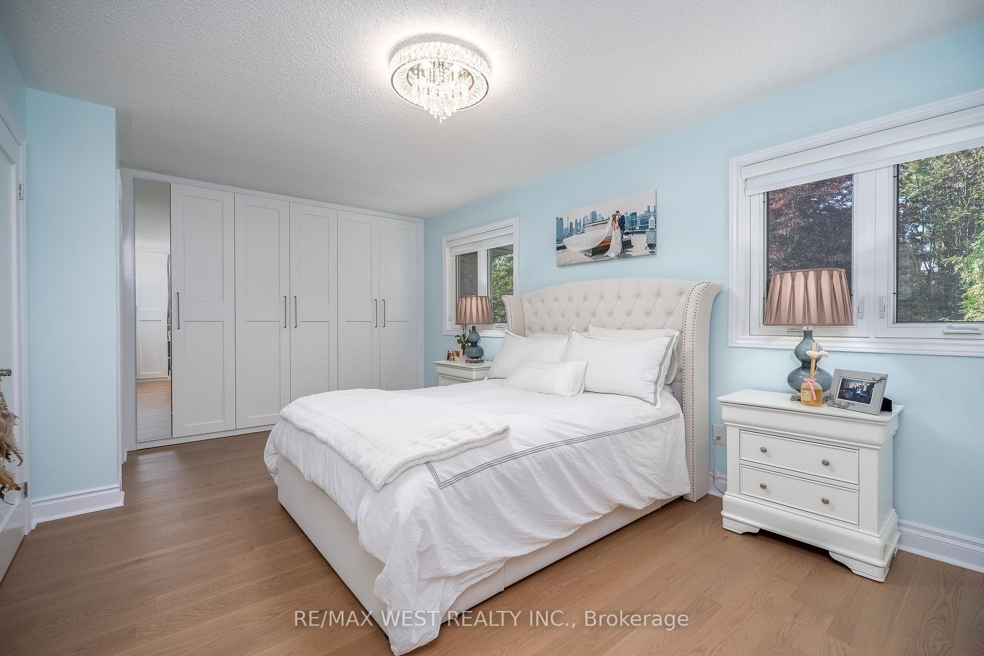Photo 23 of 1246 Old Oak Drive, Oakville, West Oak Trails — HOMEH