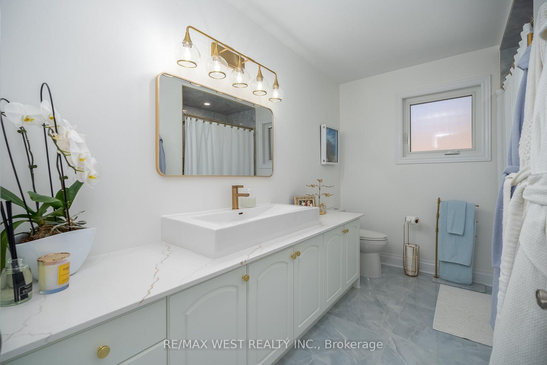Photo 28 of 1246 Old Oak Drive, Oakville, West Oak Trails — HOMEH