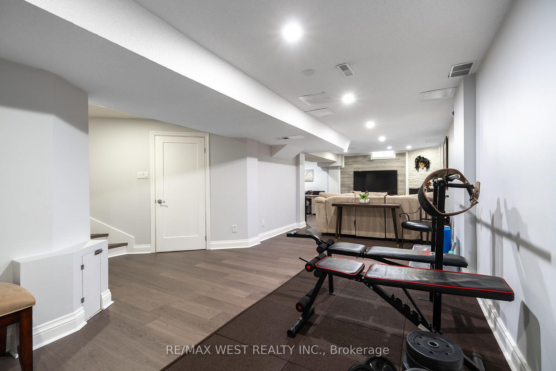 Photo 30 of 1246 Old Oak Drive, Oakville, West Oak Trails — HOMEH