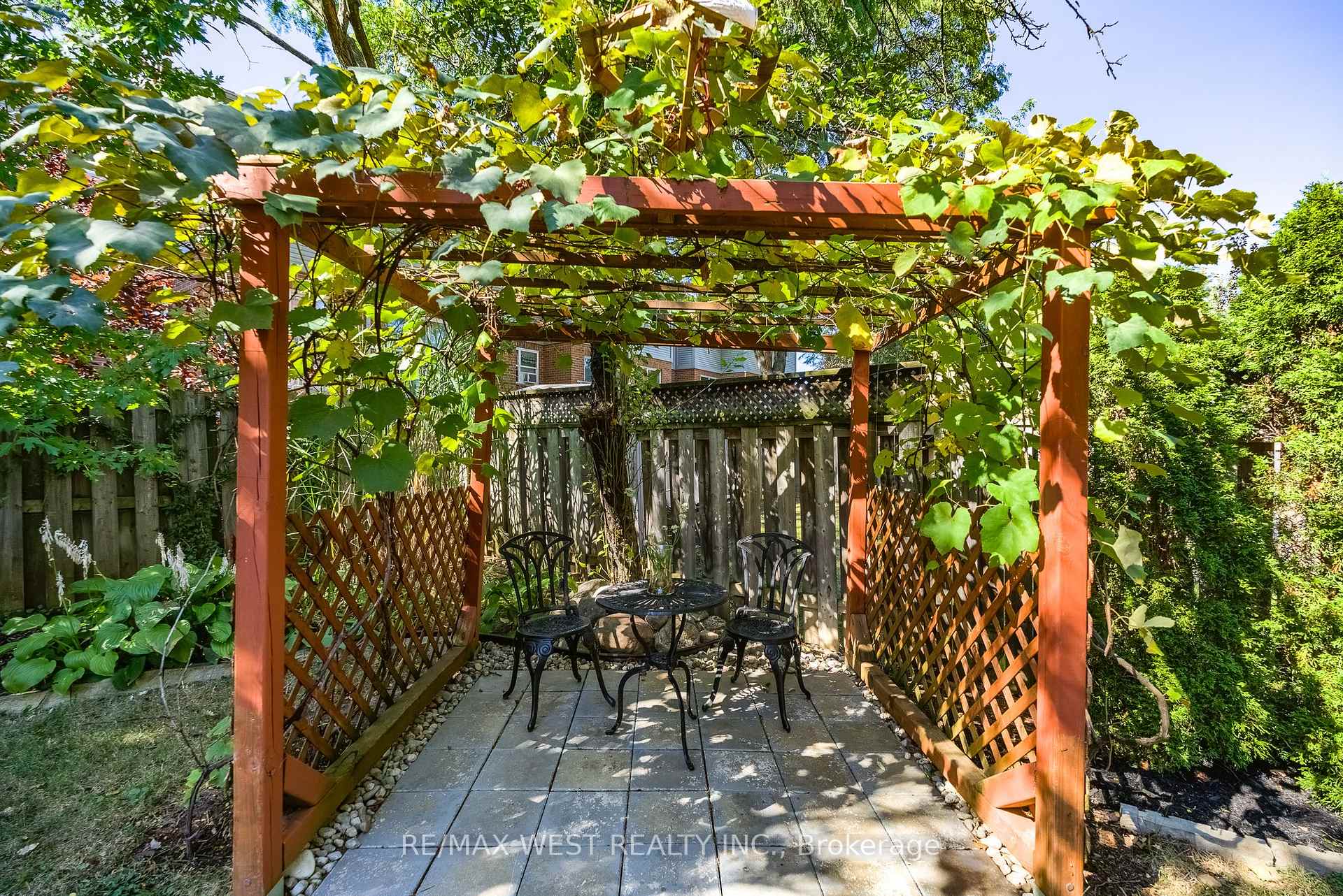 Photo 42 of 1246 Old Oak Drive, Oakville, West Oak Trails — HOMEH