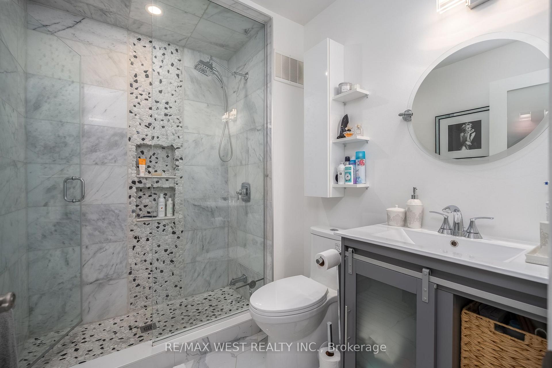 Photo 25 of 1246 Old Oak Drive, Oakville, West Oak Trails — HOMEH