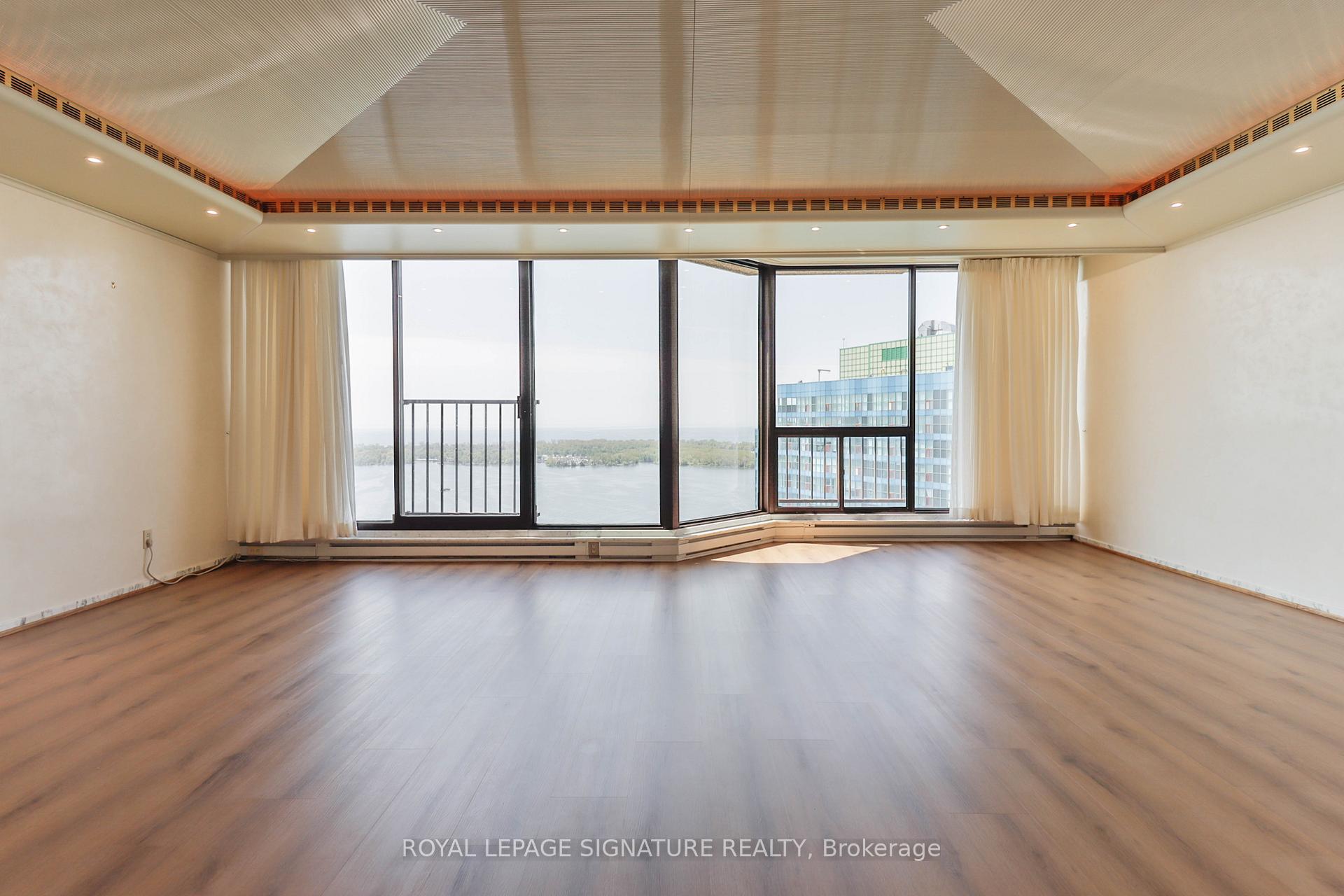 Photo 11 of Unit PH10, 55 Harbour Square, Toronto, Waterfront Communities — HOMEH