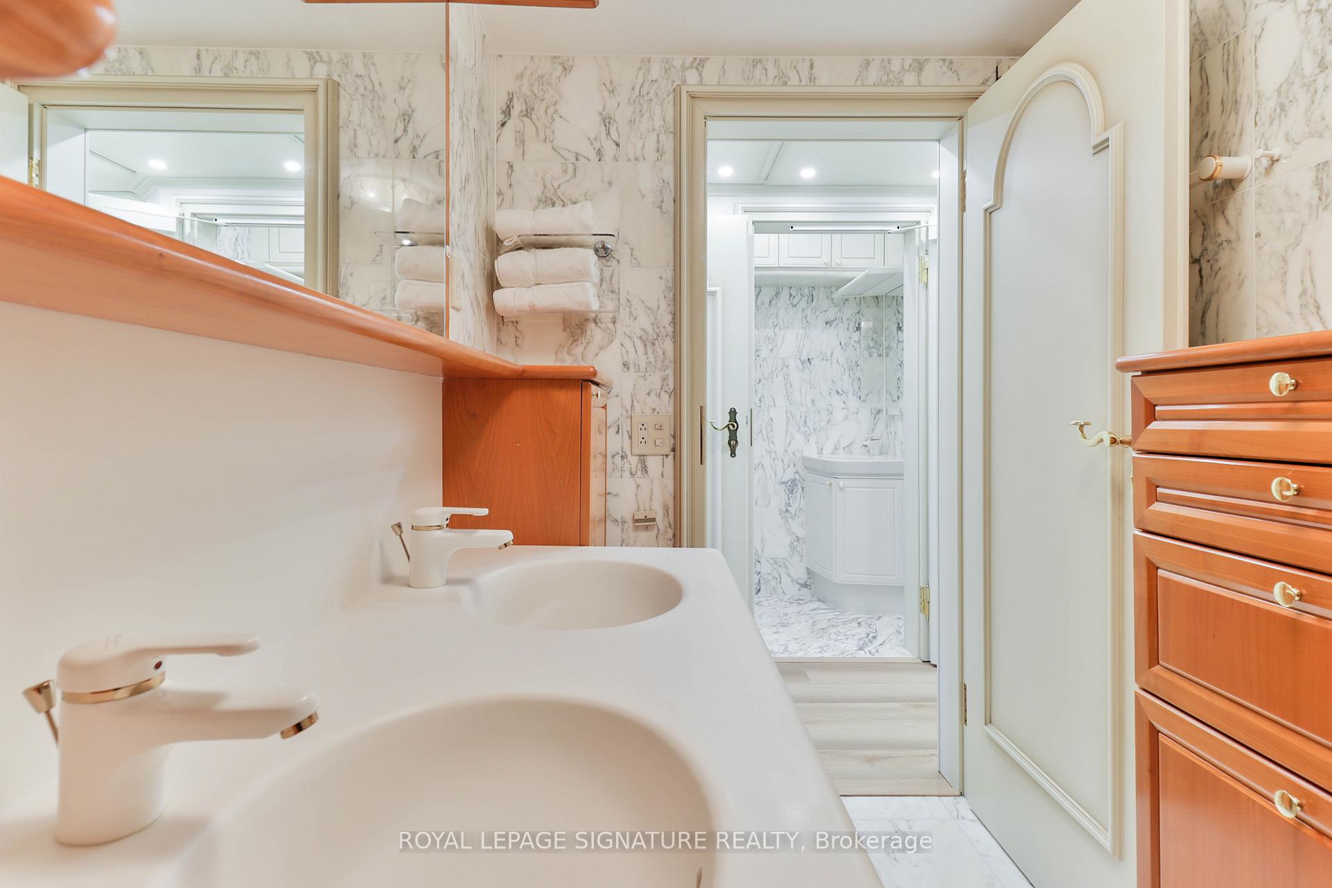 Photo 32 of Unit PH10, 55 Harbour Square, Toronto, Waterfront Communities — HOMEH