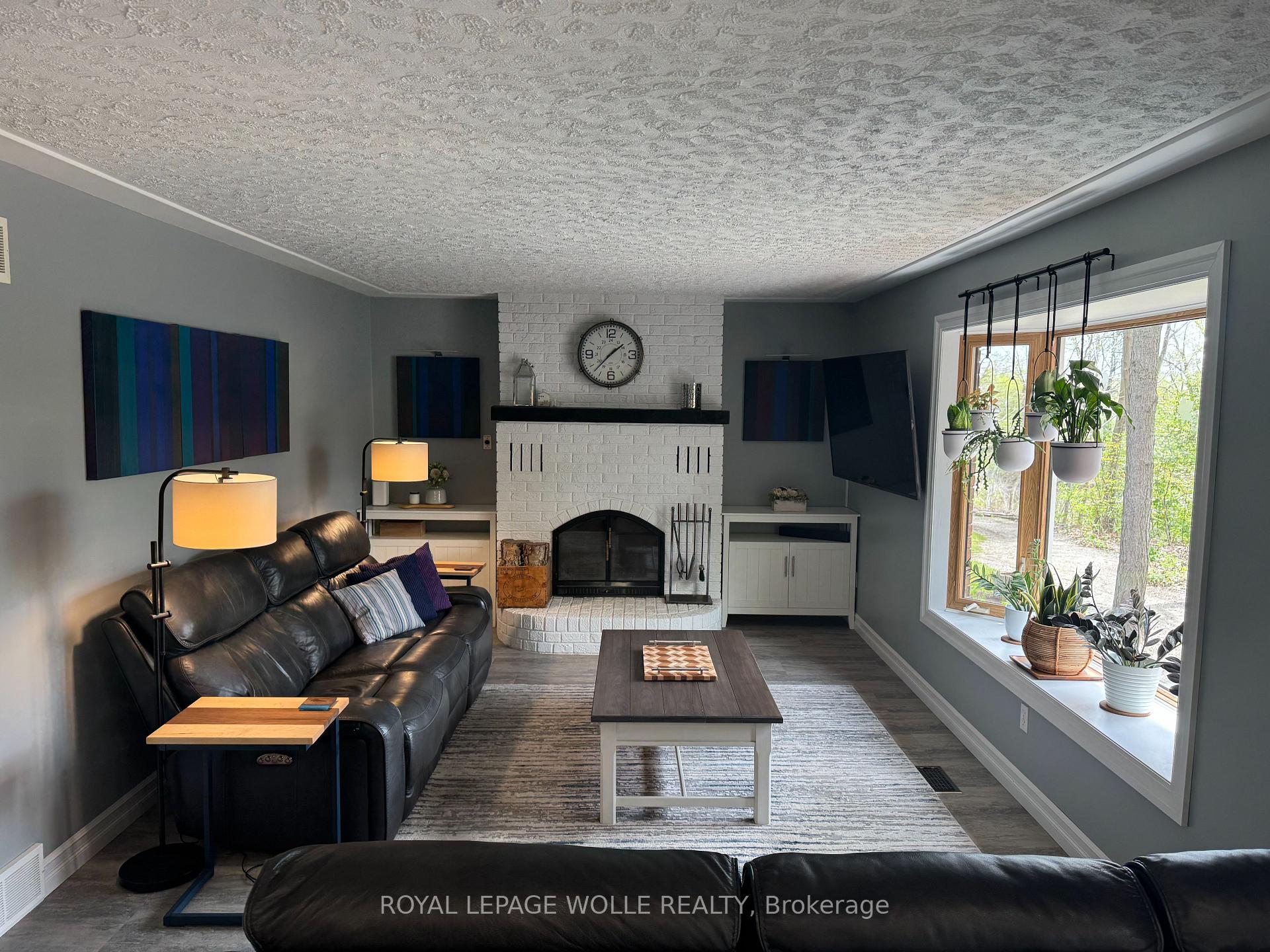 Photo 8 of 1814 Nafziger Road, Wilmot — HOMEH