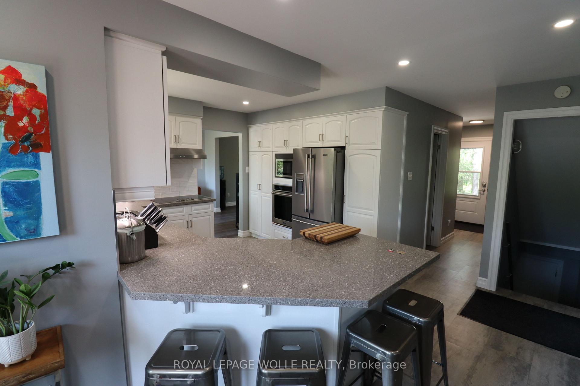 Photo 10 of 1814 Nafziger Road, Wilmot — HOMEH