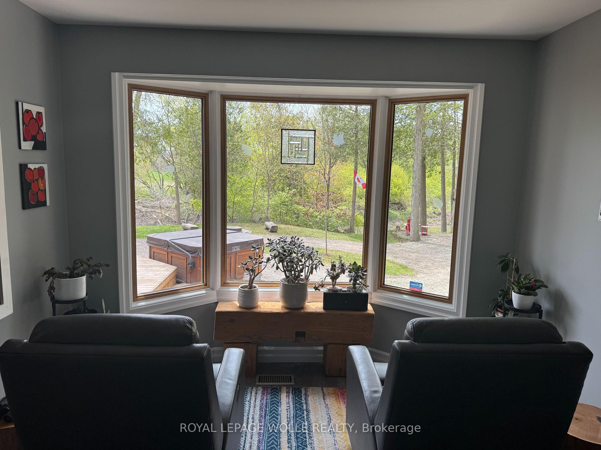 Photo 11 of 1814 Nafziger Road, Wilmot — HOMEH