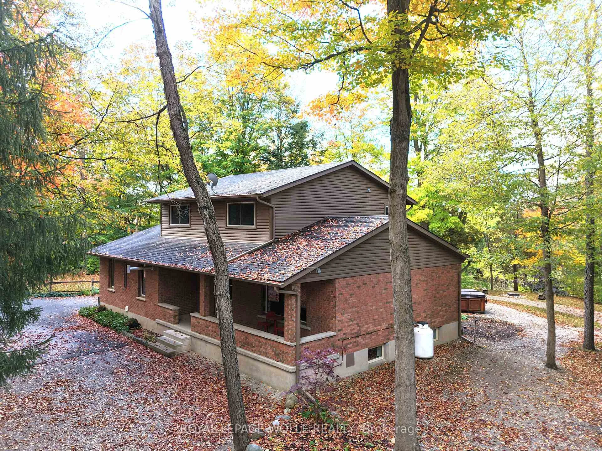 Photo 3 of 1814 Nafziger Road, Wilmot — HOMEH