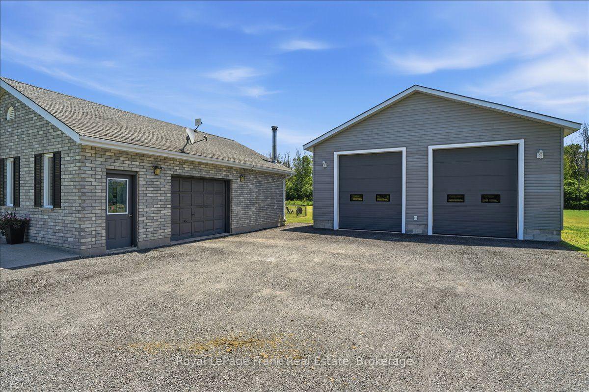 Photo 4 of 1400 Casey Road, Belleville, Thurlow Ward — HOMEH