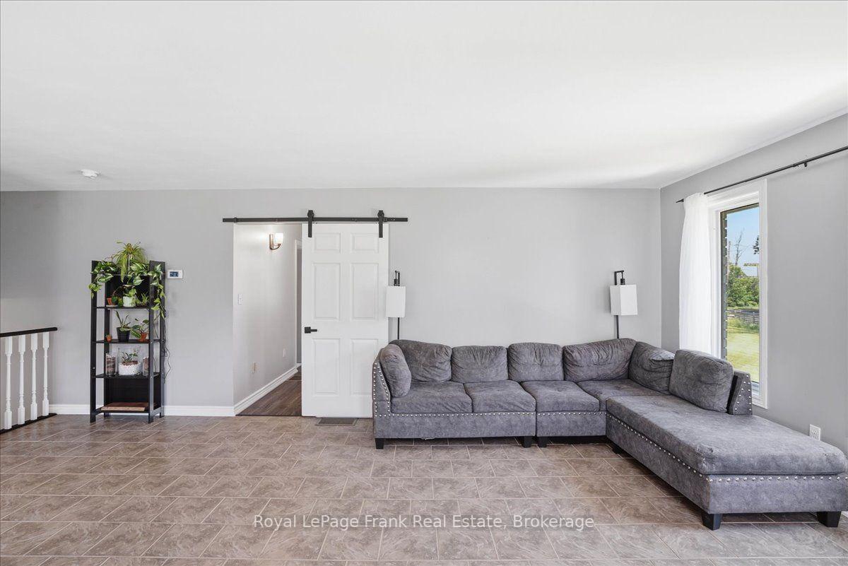 Photo 11 of 1400 Casey Road, Belleville, Thurlow Ward — HOMEH