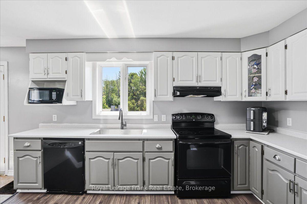 Photo 15 of 1400 Casey Road, Belleville, Thurlow Ward — HOMEH