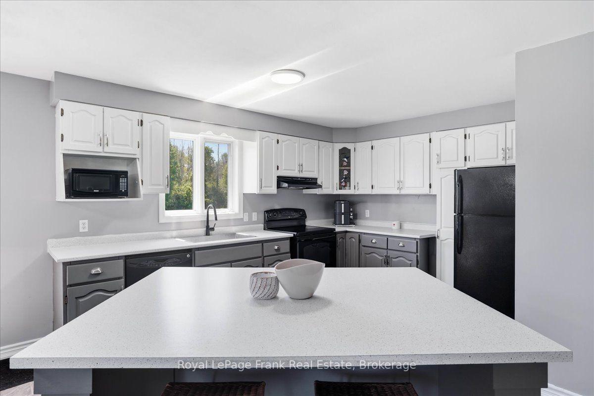 Photo 18 of 1400 Casey Road, Belleville, Thurlow Ward — HOMEH